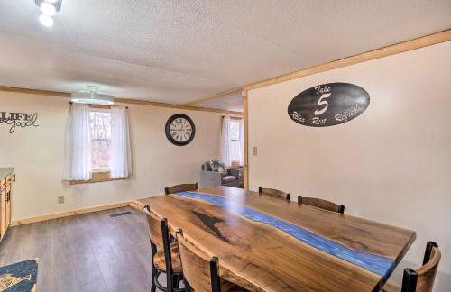 Take 5 Retreat with Hot Tub Relax, Rest, Refresh! - Foto 9