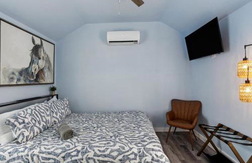 Coastal Haven Minutes From Beaches and Downtown - Foto 16