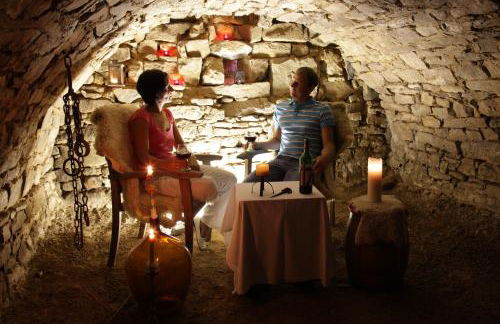 Historisches Fachwerk-Ferienhaus mit Weinkeller und Garten, gute Lage - Photo 7