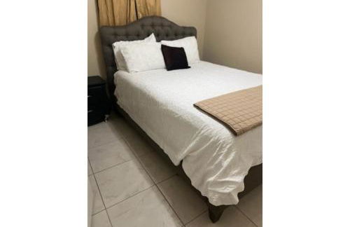 Minutes to Shopping, Dining and Fun Family Stay - Sleeps 6 - Foto 11