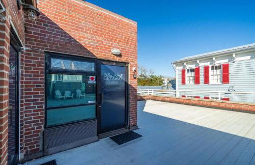 Why Knot Getaway…Rooftop with WaterView! Unit F - Foto 34