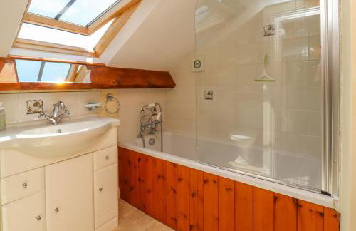 Battery Barn - Foto 23