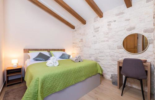 Stone house with pool and yard - Villa Histra - Foto 15