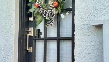 Walk to Best Eats and Shops and Stay in Style - Foto 2