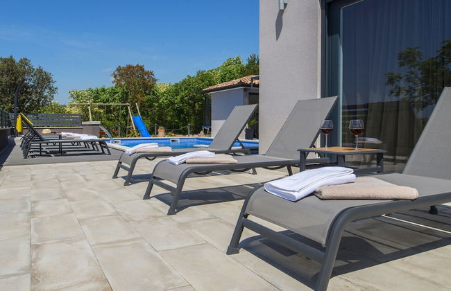 Villa with Swimming Pool, Outdoor Kitchen, Sauna, Hot Tub, Play Area, Sea View - Foto 42