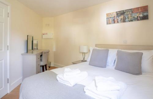 Crooked Cottage in picturesque Upper Oddington - Pass the Keys - Photo 18