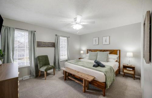 Luxury 3BR3BA TWO KING BEDS Fast WiFi, Free Parking, 5mins-Liberty University & Airport LYH great for Families, Business Travel or Weddings guest - Foto 3