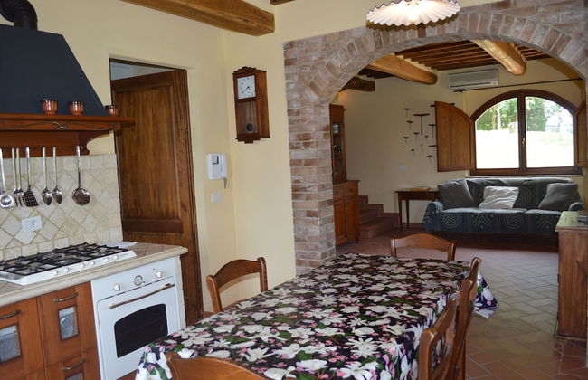 Cottage With Private Swimming Pool - Photo 6