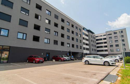 Flexible SelfCheckIns 93 - Zagreb - Garage - Balcony - Bedroom - Photo 6