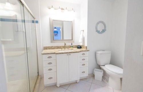 Surfside Beachfront Escape - Neat and Bright - Foto 44