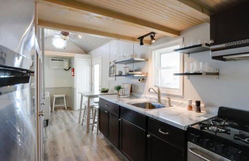 The Merlot Bungalow Defiance Tiny Home on Trail - Foto 14