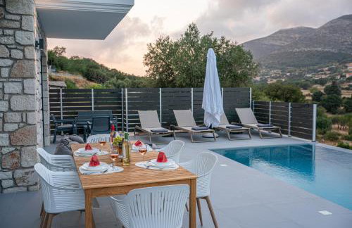 Luxury Stone Villa Aris, ideally located just a 5-minute walk from restaurants and shops - Foto 9