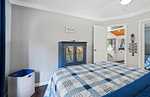 Lakefront, Private dock, ensuite-unit, King bed, Free EV charger, Boat Friendly - Foto 13