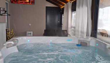 Natura Lux Holiday House with Pool and Jacuzzi - Foto 3