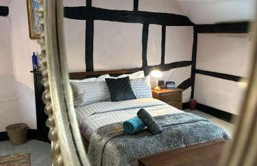 2BDR Cottage By Guest Nest Management In Horsham With Free Parking - Photo 2