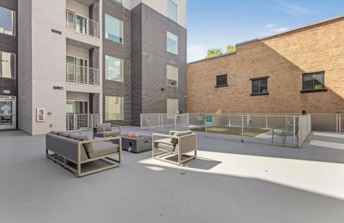 Apt in Heart of SLC - King Bed - Gym - Smart TV - Foto 18