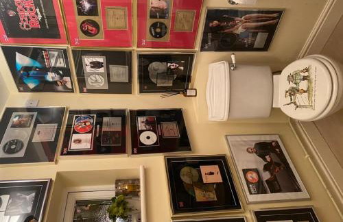 Upper House Stunning Country Home - Photo 49