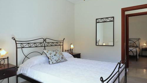 Gloria's House - Photo 4