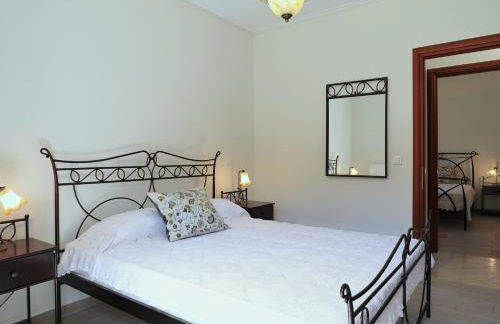 Gloria's House - Photo 4