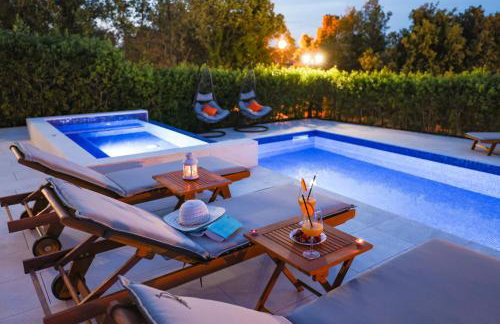 Villa Pino with Pool, Sauna & Jacuzzi - Foto 11