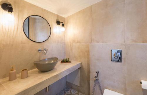 Eforasis Villas, with Heated Spa Whirlpool, by ThinkVilla - Foto 80
