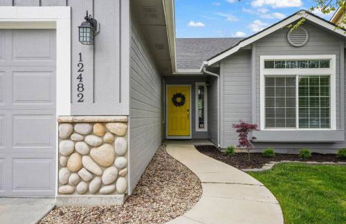 Remodeled, Charming Retreat on the City's Doorstep - Foto 1