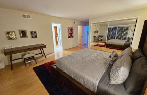 La Jolla Gem with Ocean View - 11 Beds, Hot Tub, Karaoke & Game Den - Foto 13