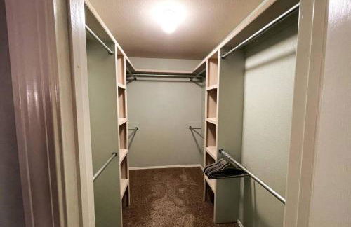 McKinley House Prime - Pool, Patio and Garage - Photo 19