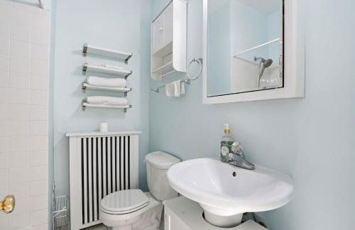 DC Area Bungalow Near Shops and Dining home - Foto 24