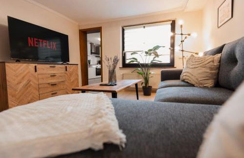 BG Living & Hosting - Mosel-Fachwerkhaus nahe Calmont Klettersteig - 2 Schlafzimmer, Parkplatz, WLAN & Netflix, 5 Personen - Foto 23