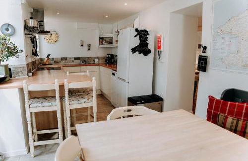 Hamilton Lodge - Cottage sleeps 8 - Photo 25