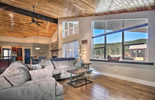 Mendenhall Valley Escape with Furnished Deck! - Foto 13