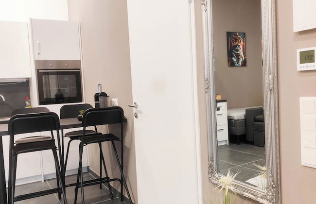 Cozy Apartment with Free Parking - Foto 13