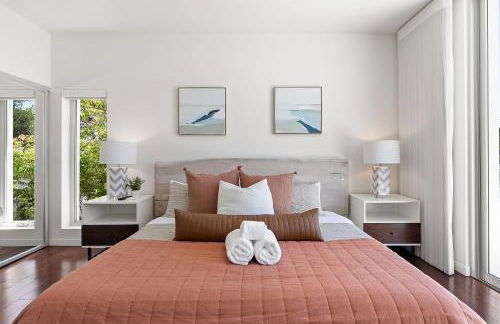 Marbella Lane - Cozy and Eccentric Design Home - Photo 22