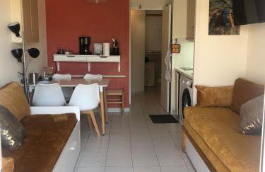 Appartement à Cap Estérel Agay- Village Pierre et Vacances Quartier Belvédère Piscines et parking inclus - Foto 5