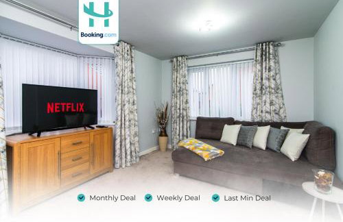 Large 4BDR House By Hyped Properties Short Term Rental Agency With Free Parking & Long Stays Shirebrook - Foto 1