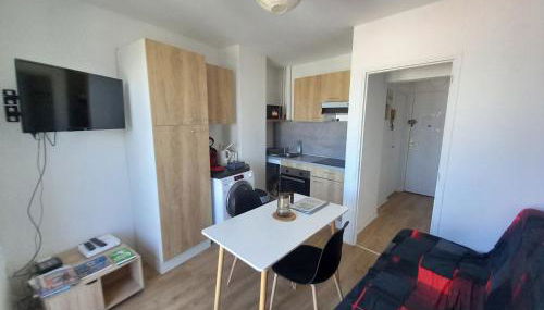 Appartement 28m2 avec balcon proche gare SNCF, café thé WIFI gratuits - Netflix - Balcon - Foto 2