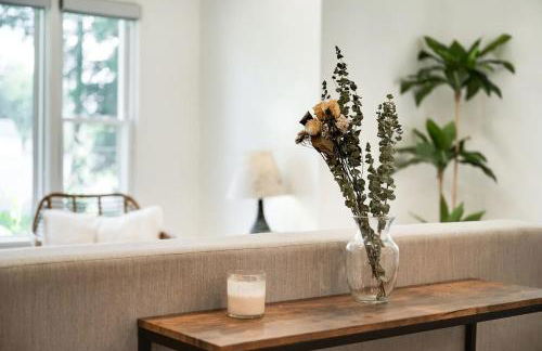 Modern cozy residential home local experience - Foto 12