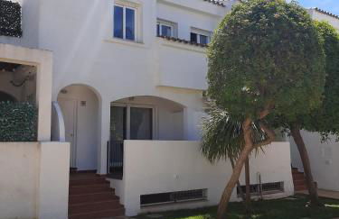 Hochwertiges Haus in wunderschöner Golf Anlage am Meer - Foto 1