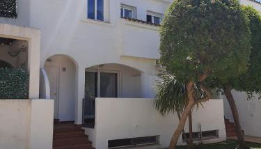 Hochwertiges Haus in wunderschöner Golf Anlage am Meer - Foto 1