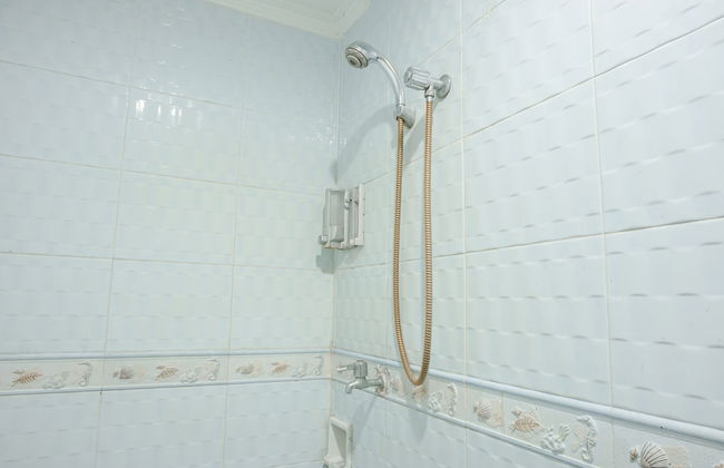 Fully Furnished And Comfy 2Br Apartment At Gajah Mada Mediterania - Foto 16