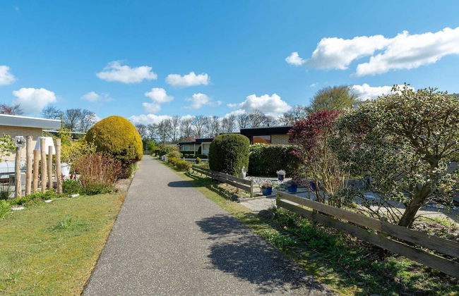 Radiant Bungalow With Patio at Duinland - Foto 67