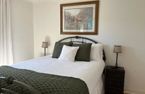 In the Woods by a Pond! Sugar Ranch Guest House! - Foto 44