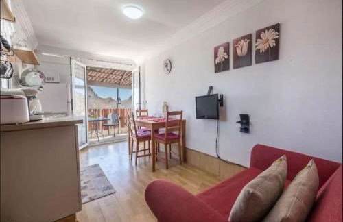 Beautiful Holiday Home in Arona with private terrace - Foto 9