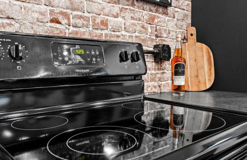 Unique Black Home in the Heart of Shelby Park - Foto 19