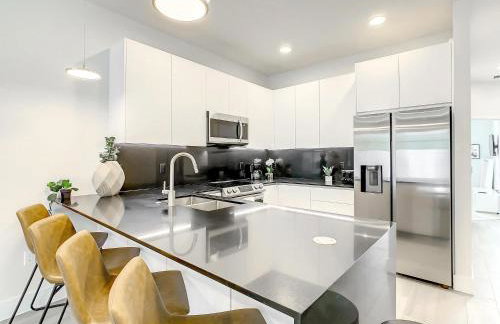 Trendy Thematic 3BR Townhouse with Private Pool - Foto 4