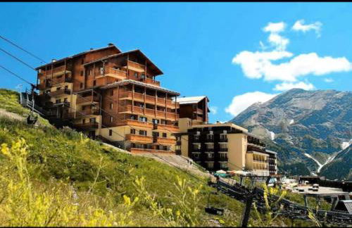 Appartement 6 places aux pieds des pistes avec piscine, wifi et parking privé, salle de bain refaite à neuf - Foto 34