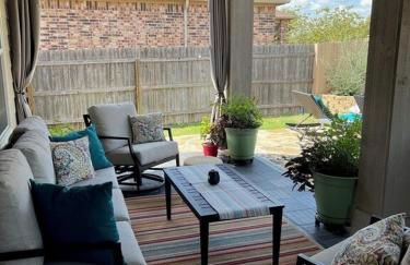 Relax with Spacious Modern Simplicity - Photo 12