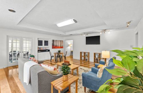 15 Min to LSU & Downtown Oak Hills Place Hideaway - Foto 1