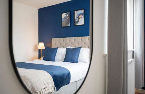 Superb Two Bedroom House Near Etihad & Coop Live - Free Parking - Foto 15